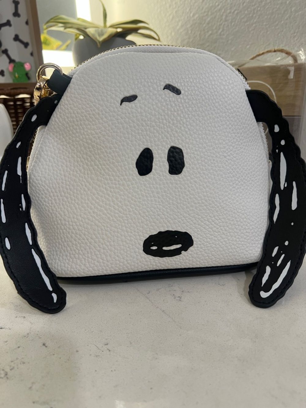 Peanuts White and Black Novelty Snoopy Crossbody Bag - Picture 1 of 13